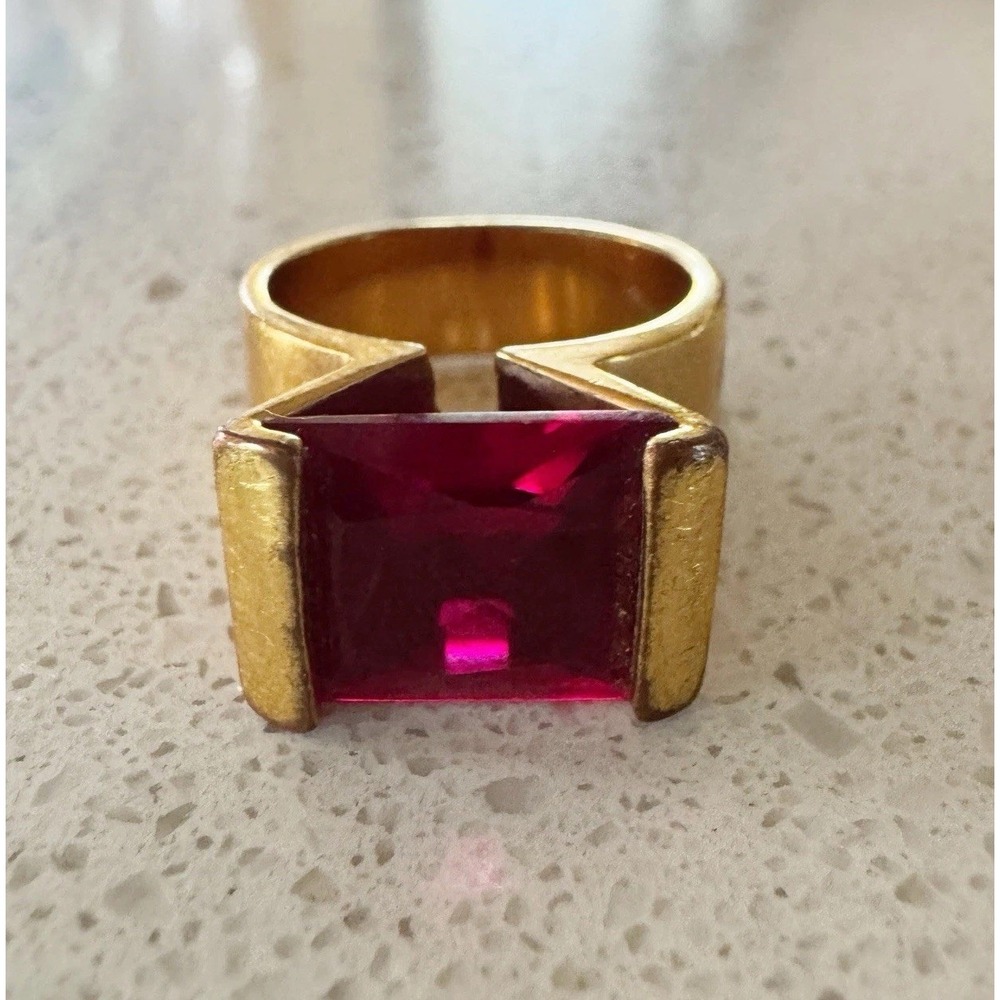 Art Deco Gold Tone Ring With Ruby Colored Stone